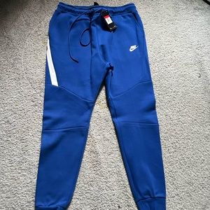 Nike tech pants men size large never worn